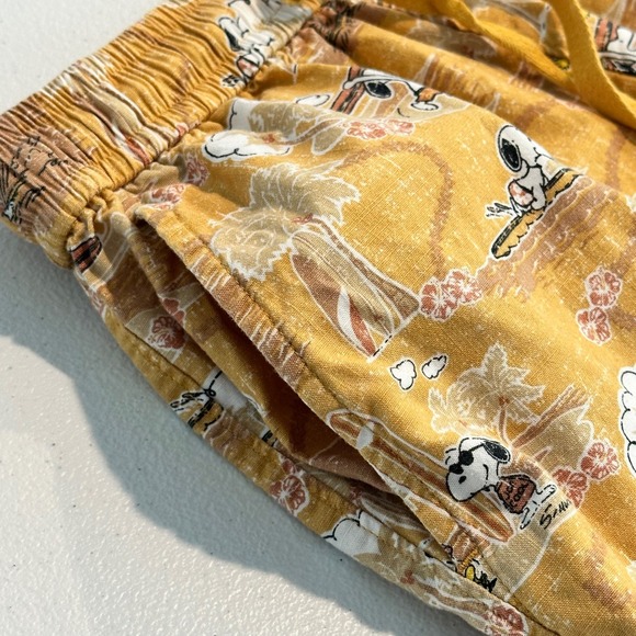 Peanuts x Reyn Spooner Uniqlo Snoopy Surfing Shorts Women Small 4 Yellow Pockets - Picture 5 of 12